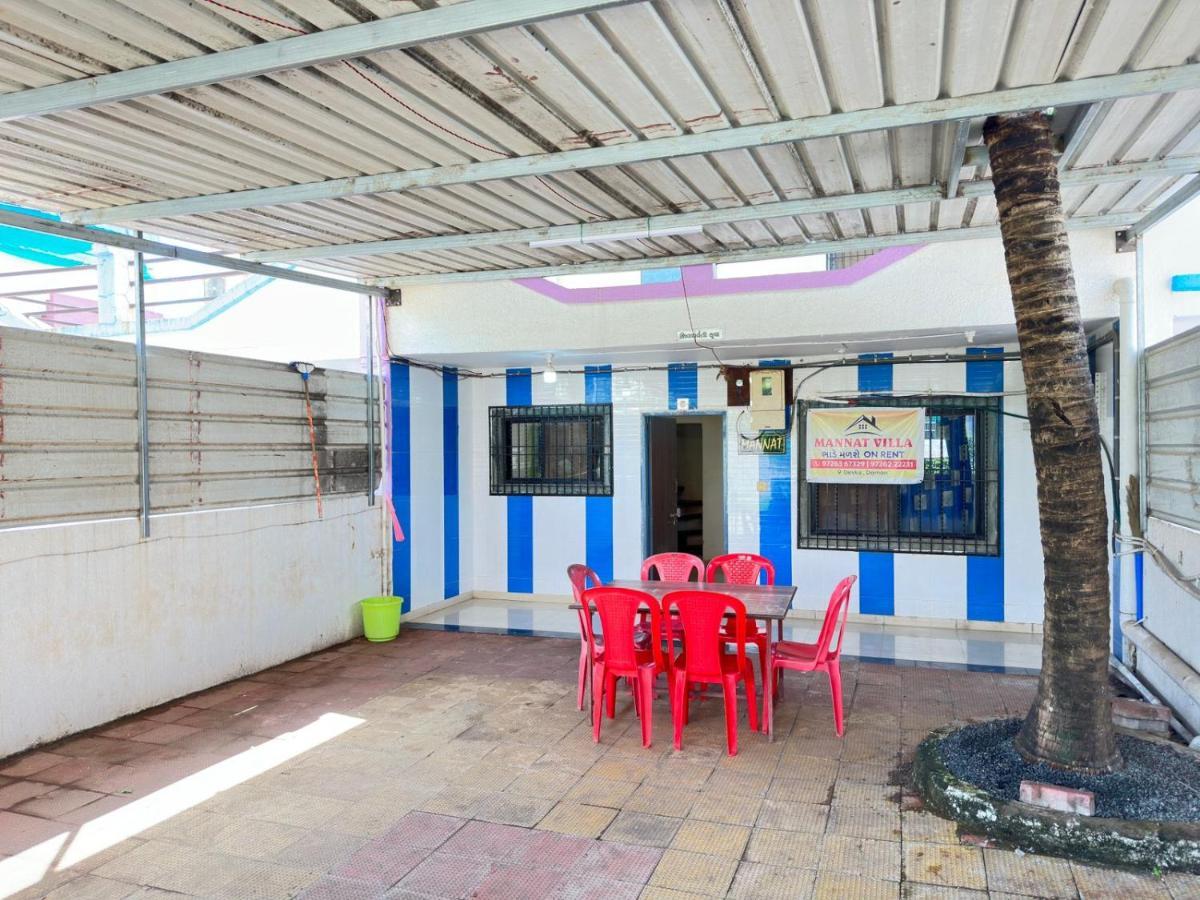 Mannat Villa 2Bhk Daman Bagian luar foto